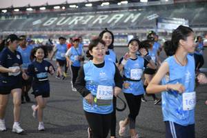 BIB: 5285, 50779
                            <button type="button" onclick="openModal(10463798)" class="btn btn-primary btn-sm float-right btn-popup" data-toggle="modal" data-target=".modal-high-quality">
                        <i class="fas fa-shopping-cart"></i> Add to Cart
                    </button>
                                            <button type="button" onclick="isThisMe(10463798, true)" class="btn btn-success btn-sm float-right btn-popup btn-isme hidden" data-toggle="tooltip" data-placement="bottom" title="นี่คือรูปของคุณใช่ไหม คลิกที่นี่เพื่อเอาเข้าอัลบั้ม">
                        <i class="fas fa-plus"></i> Add to album
                    </button>
                    <button type="button" onclick="isThisMe(10463798, false)" class="btn btn-warning btn-sm float-right btn-popup btn-isnotme hidden">
                        <i class="fas fa-ban"></i> Remove from album
                    </button>